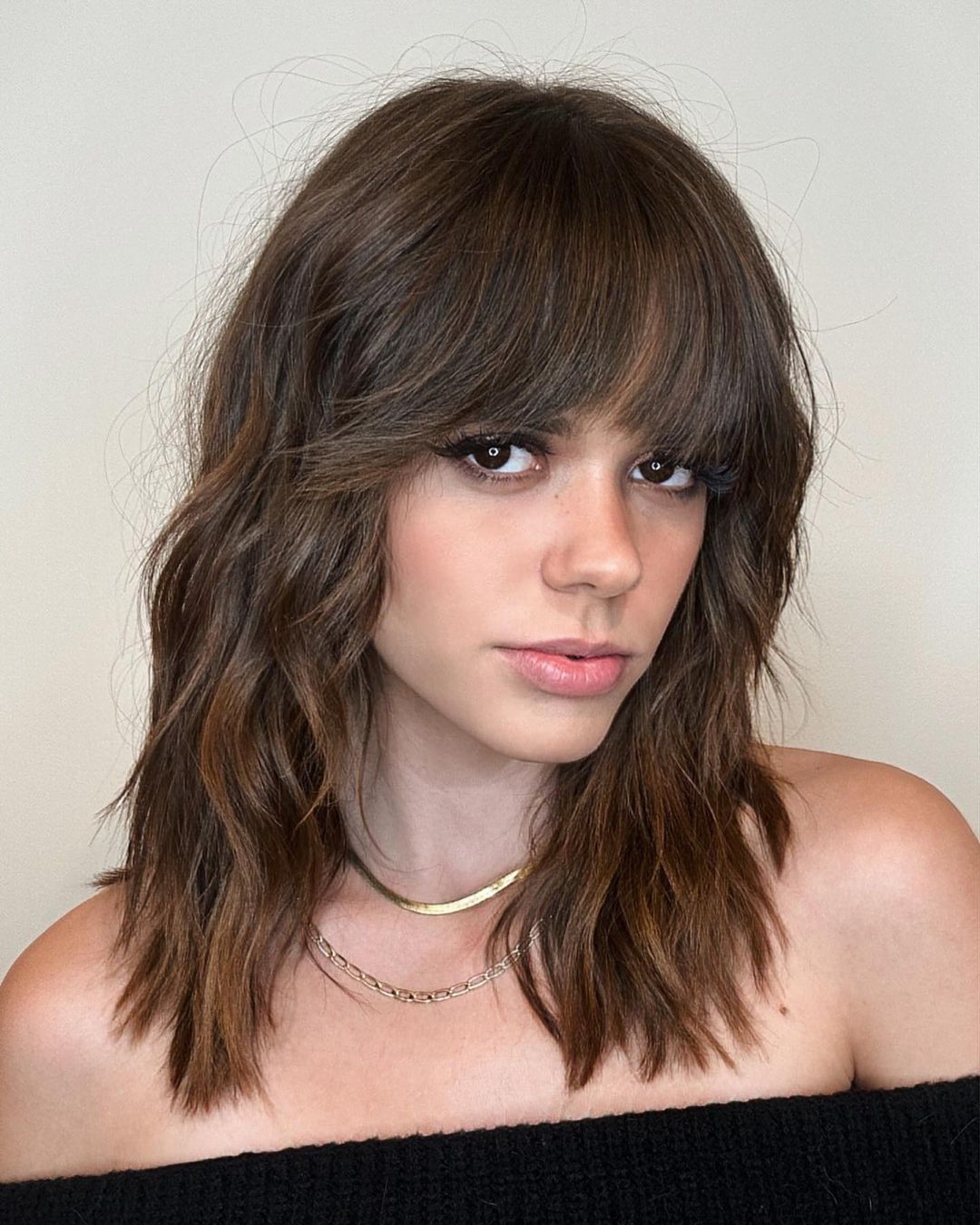 Textured Shoulder Wolf Cut With Curtain Bangs Textured Shoulder Wolf Cut With Curtain Bangs — Classy Wolf Cut Hair