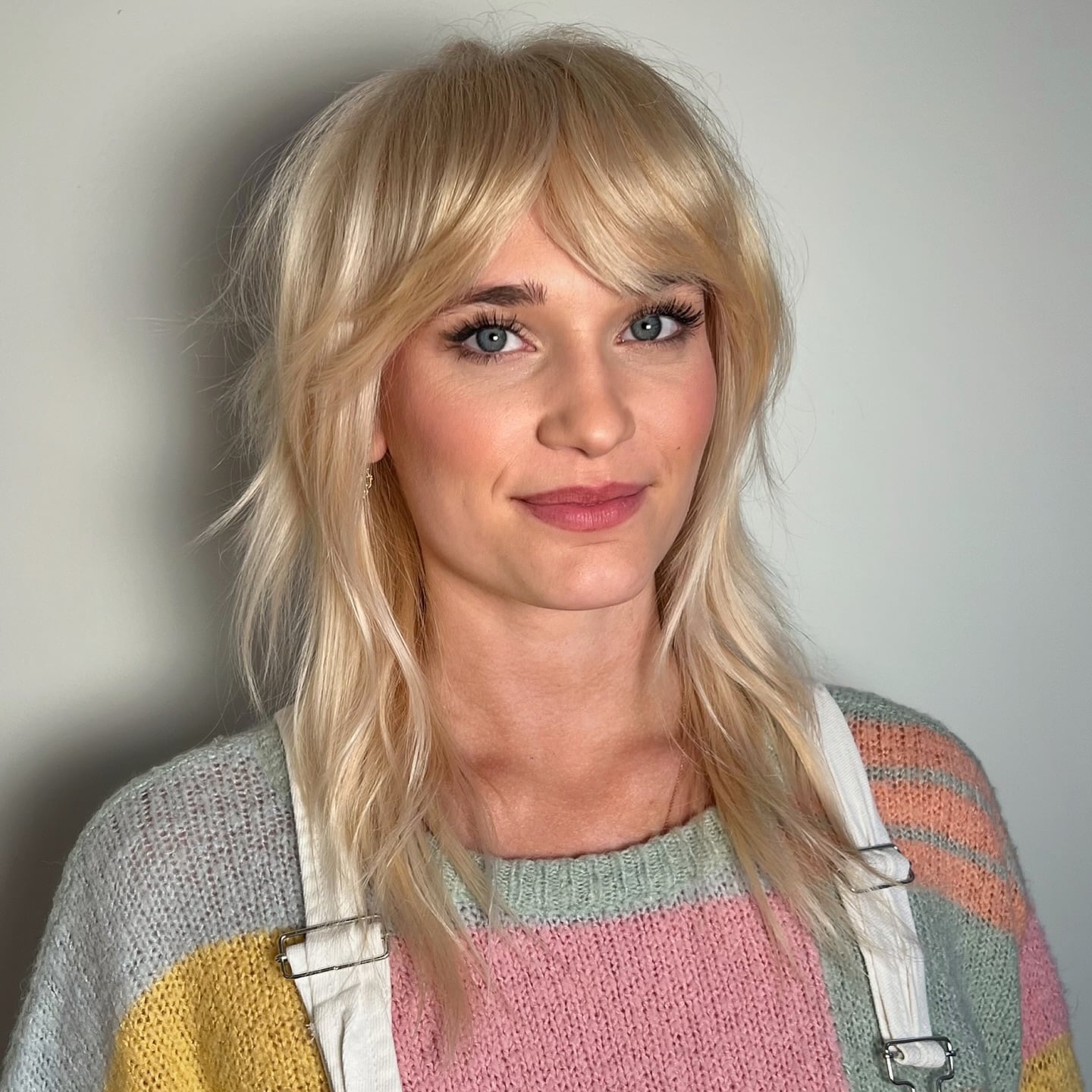 Ash Blonde Shoulder Wolf Cut With Curtain Bangs Ash Blonde Shoulder Wolf Cut With Curtain Bangs — Classy Wolf Cut Hair