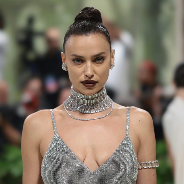 Mid-Back Dark Brown Sleek High Top Knot Mid-Back Dark Brown Sleek High Top Knot — Classy Y2K Updo