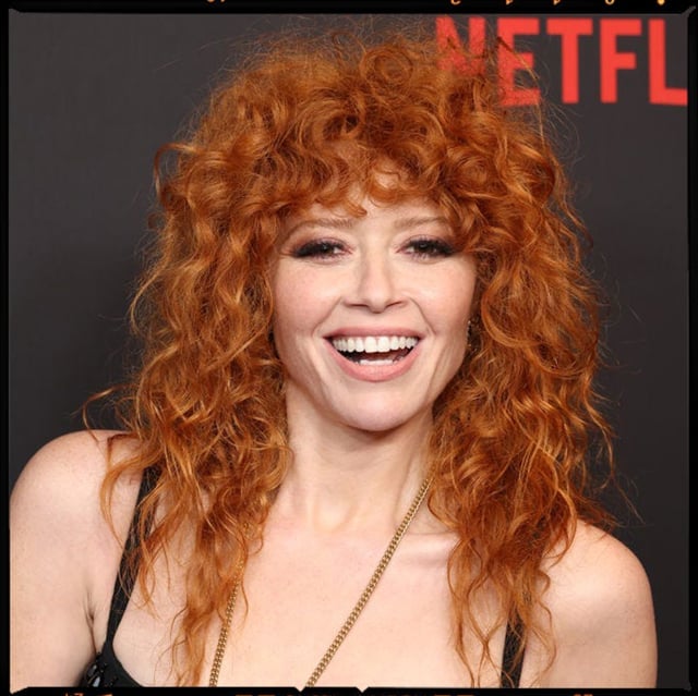 Shoulder Medium Brown With Blonde Highlights Shoulder Medium Brown With Blonde Highlights — Curly Hair Dye Styles