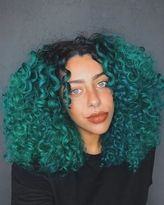Collarbone Vivid Emerald Green Air-Dried Collarbone Vivid Emerald Green Air-Dried — Curly Hair Dye Styles