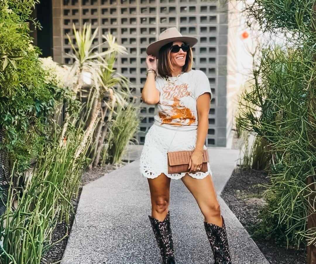 Crochet Shorts and Graphic Tee Concert Ensemble Crochet Shorts and Graphic Tee Concert Ensemble — Cute Concert Outfit Inspo
