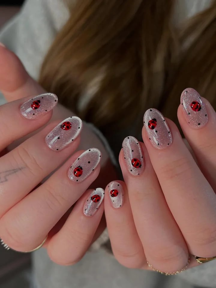 Short Oval Nails With Ladybugs And Glitter — Cute Cute Nails