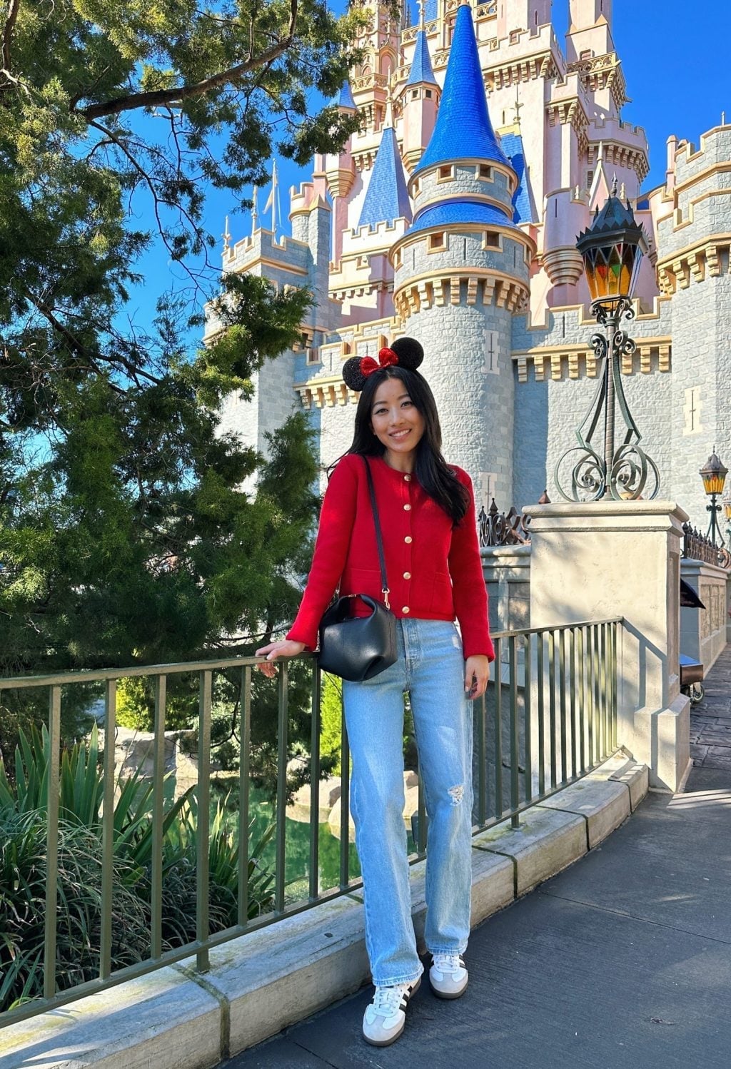 Travel Outfit Ideas - What to wear at Disney World