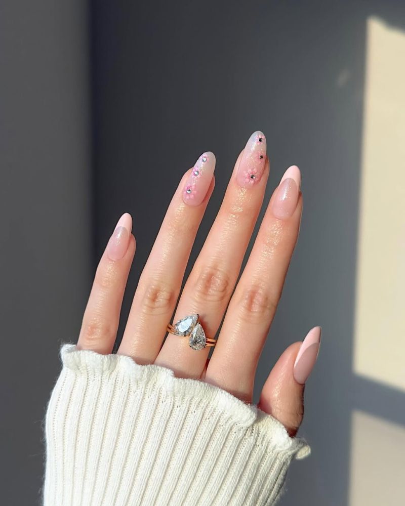 Medium Almond Pink French Floral Glitter Nails — Cute Elegant Nails