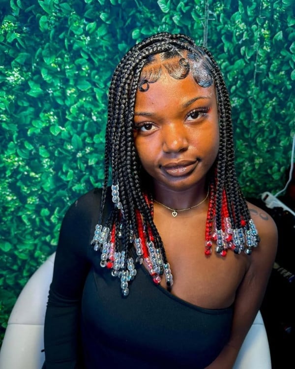 Shoulder-Length Box Braids with Colorful Beads Shoulder-Length Box Braids with Colorful Beads — Cute Fulani Braids