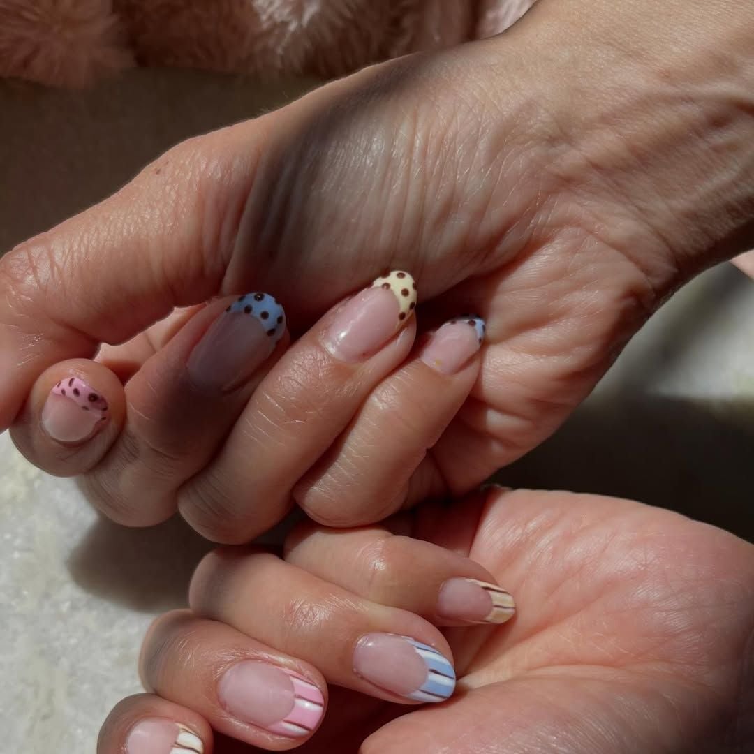 Short Almond Pastel Dot Stripe French Nails Short Almond Pastel Dot Stripe French Nails — Cute Gel Nails