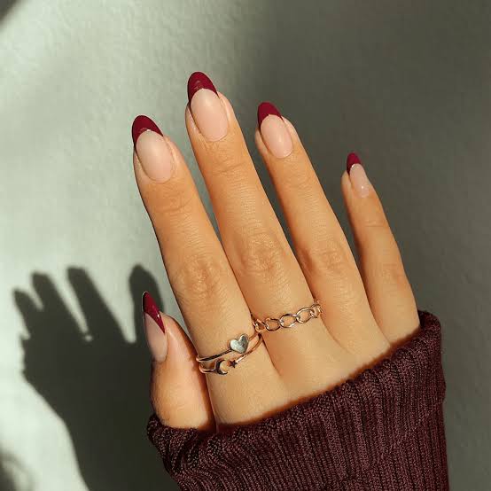 Medium Oval Nude Pearl Accent Nails Medium Oval Nude Pearl Accent Nails — Cute Gel Nails