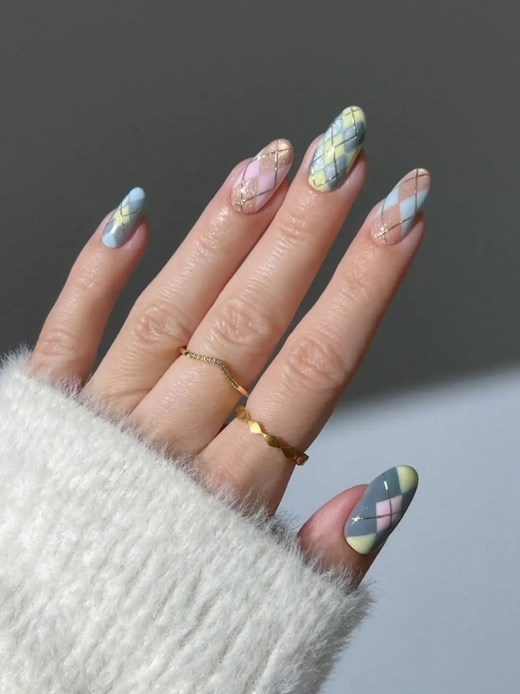 Medium Oval Pastel Argyle Glitter Nails Medium Oval Pastel Argyle Glitter Nails — Cute Gel Nails