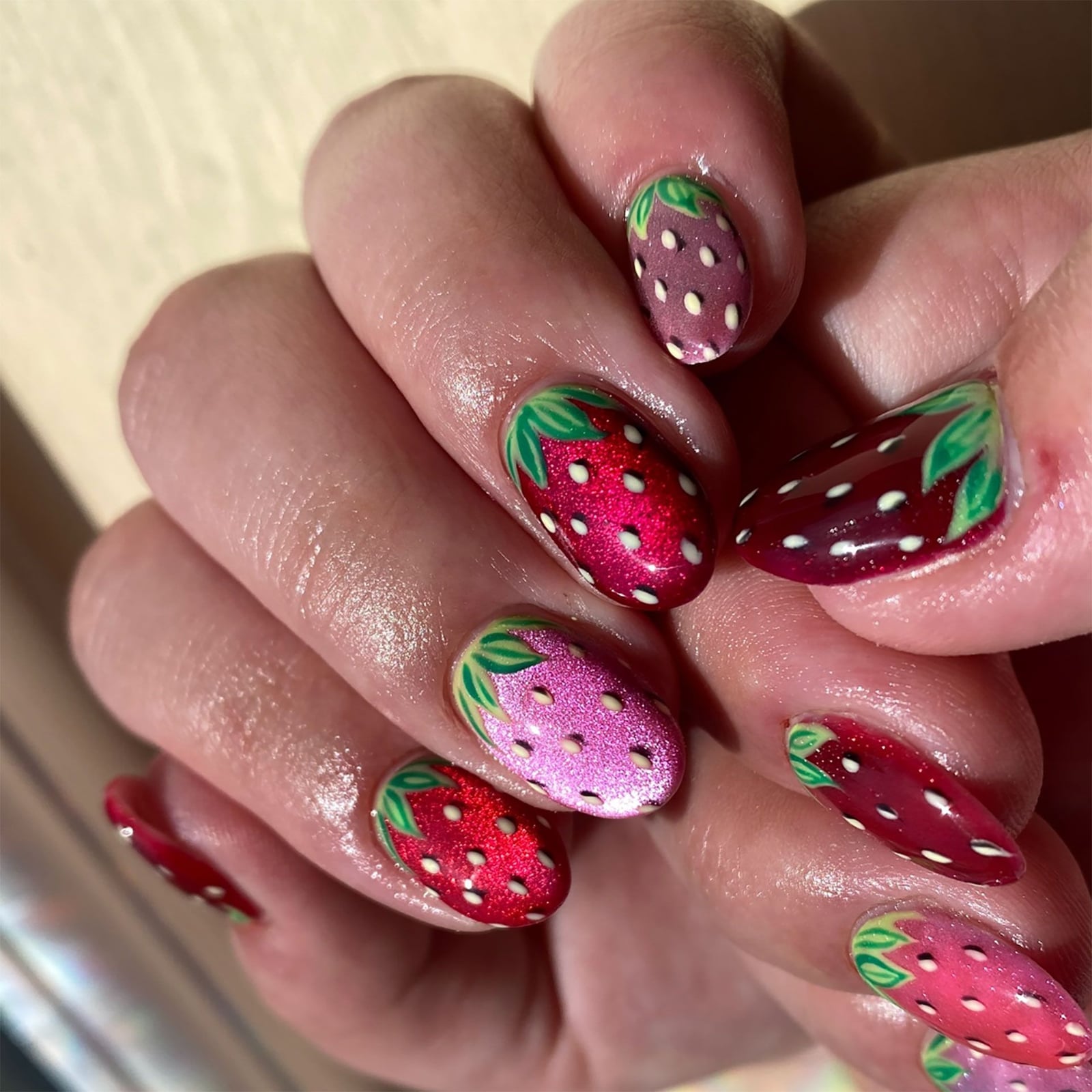 Medium Oval Strawberry Motif Nails Medium Oval Strawberry Motif Nails — Cute Gel Nails