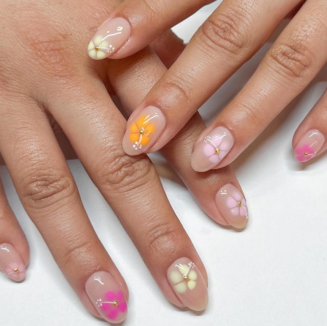 Short Oval Nude Floral Pearl Nails Short Oval Nude Floral Pearl Nails — Cute Gel Nails