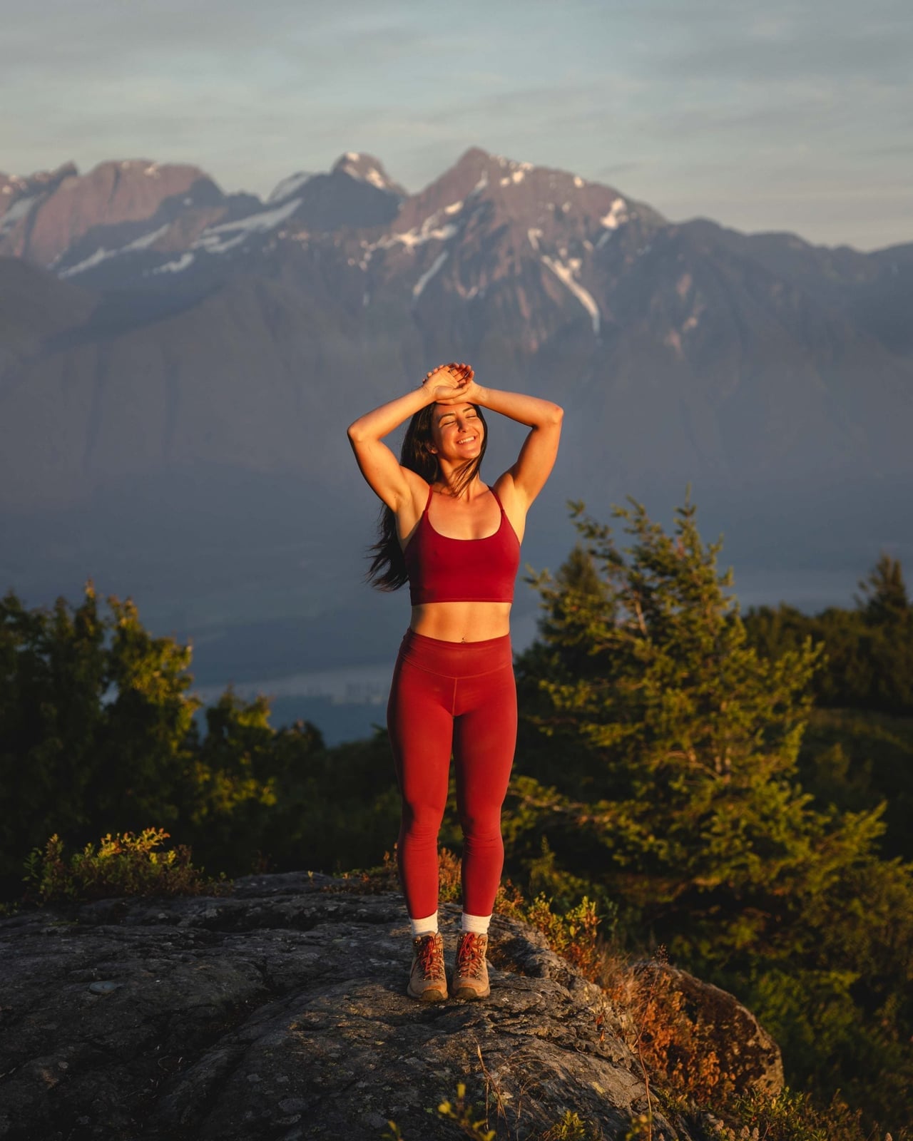 Red Sports Bra And Leggings For Warm Weather Hiking — Cute Hiking Outfit Inspo