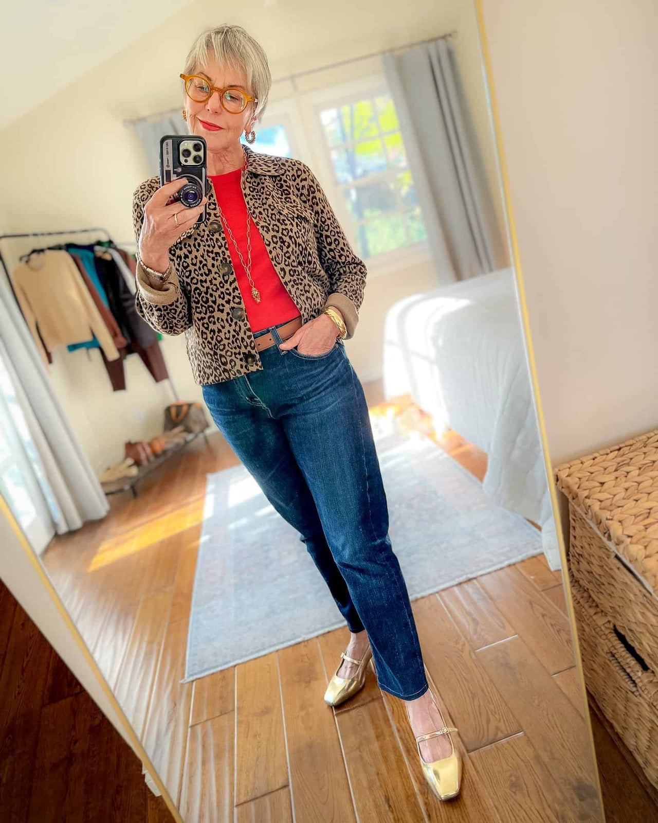 Dark Blue Straight Leg Jeans with a Leopard Print Jacket — Cute Jeans Outfit Inspo