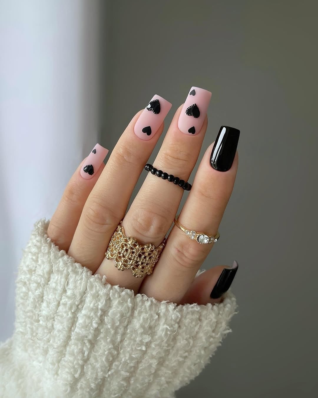 Light Green Gold Line Art Short Coffin Nails Light Green Gold Line Art Short Coffin Nails — Cute Short Coffin Nails