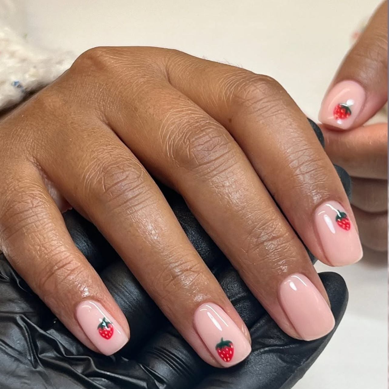Soft Pink Strawberry Art Short Round Nails Soft Pink Strawberry Art Short Round Nails — Cute Short Round Nails