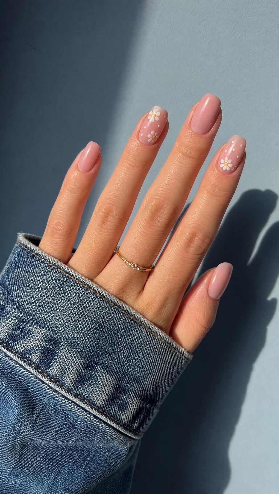 Soft Pink Oval Nails with Daisy Decals — Cute Simple Nails