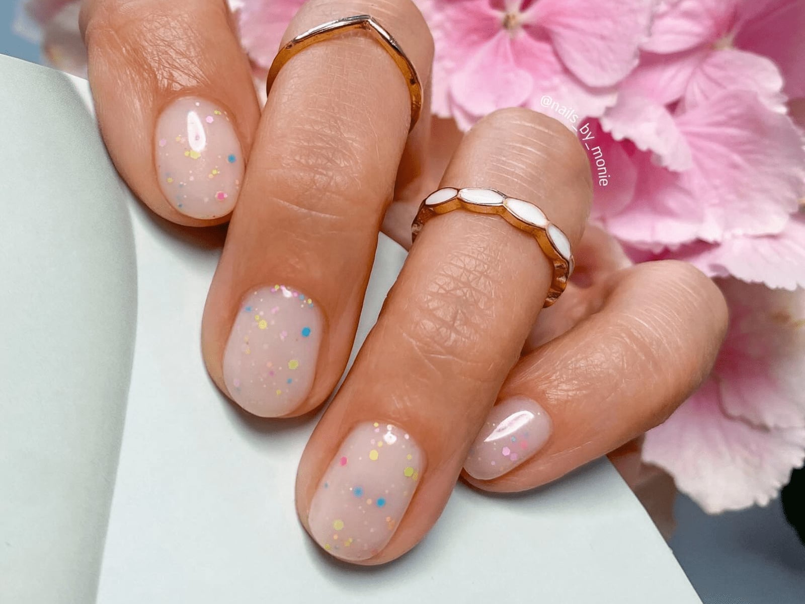 Pale Pink Round Nails with Confetti Glitter — Cute Simple Nails