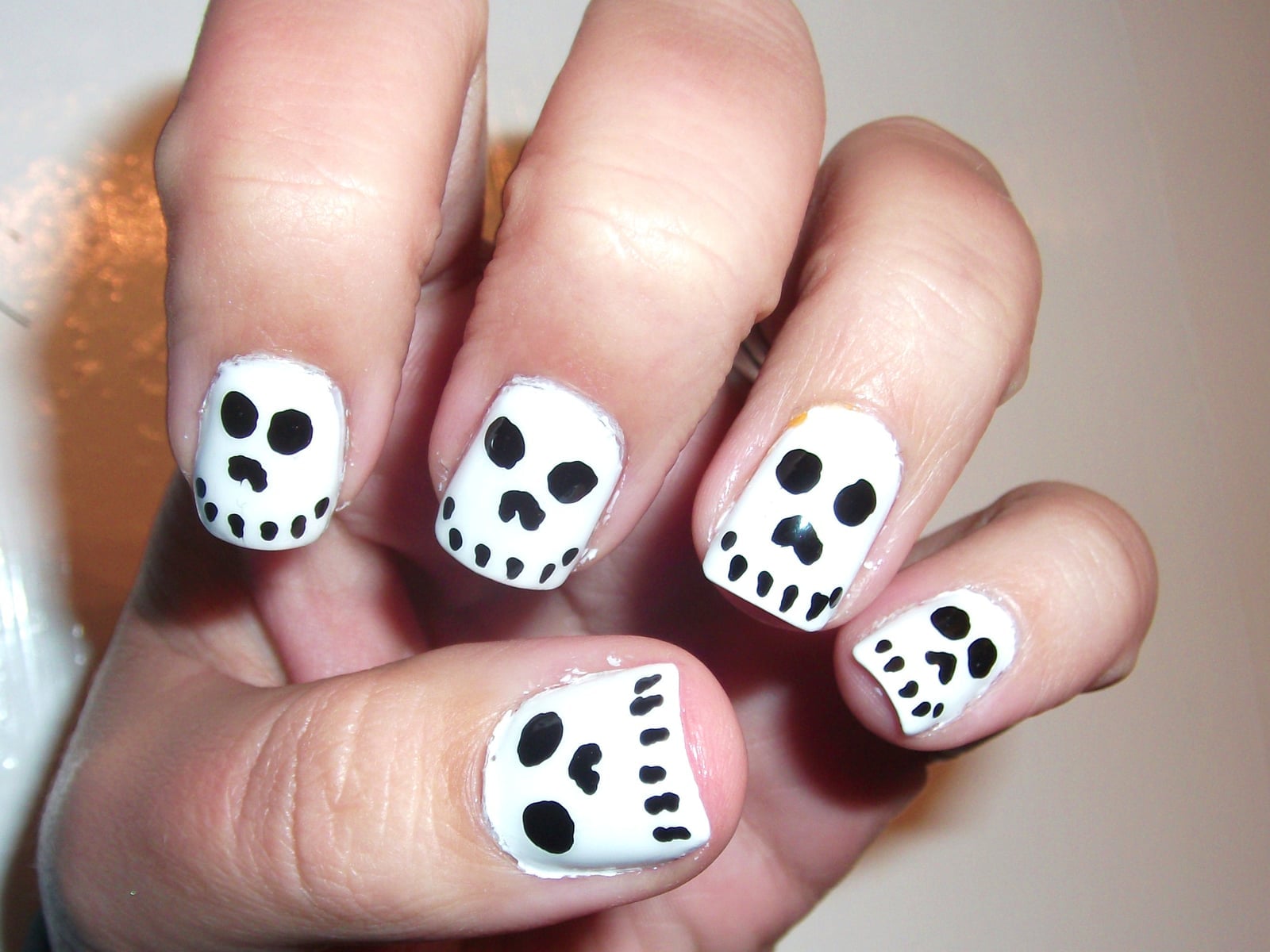 Short Square White Black Minimalist Skull Nails, Glossy — Cute Skull Nails