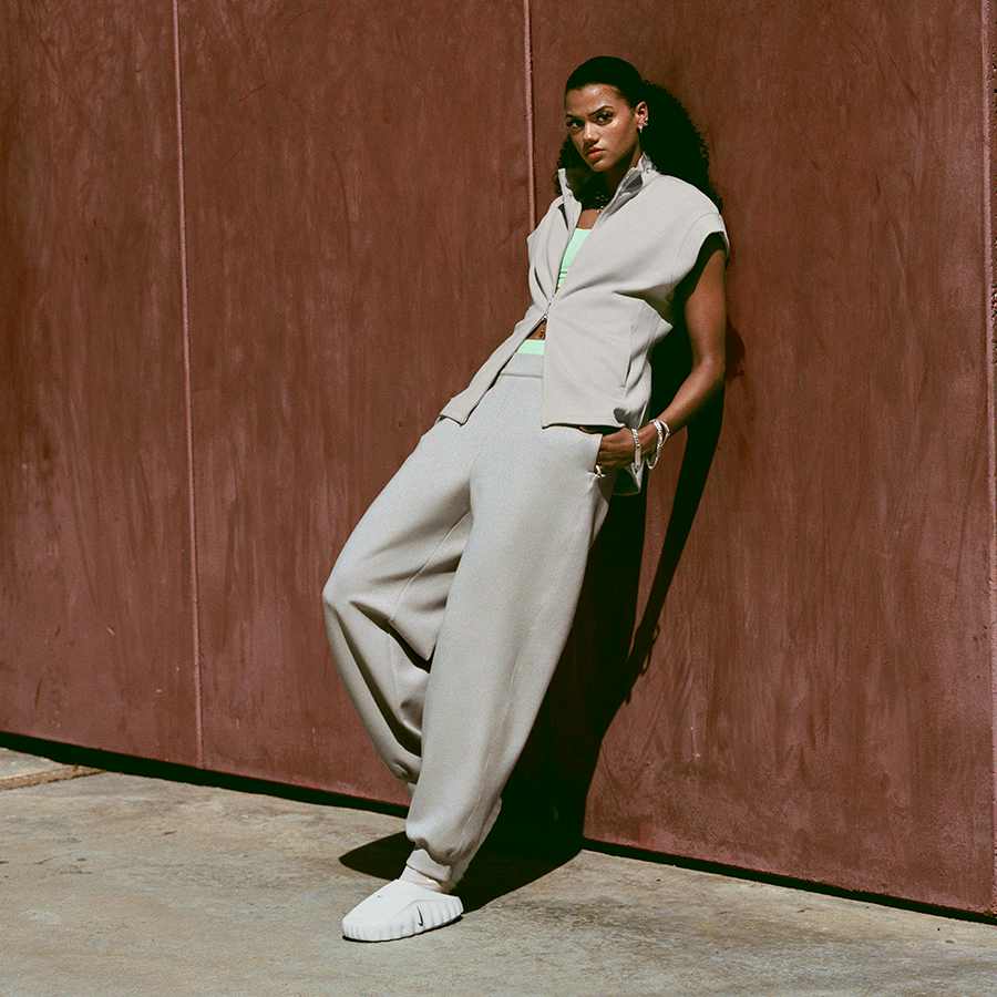 What to wear to the airport: the most comfortable travel outfit essentials by Nike . Nike AU
