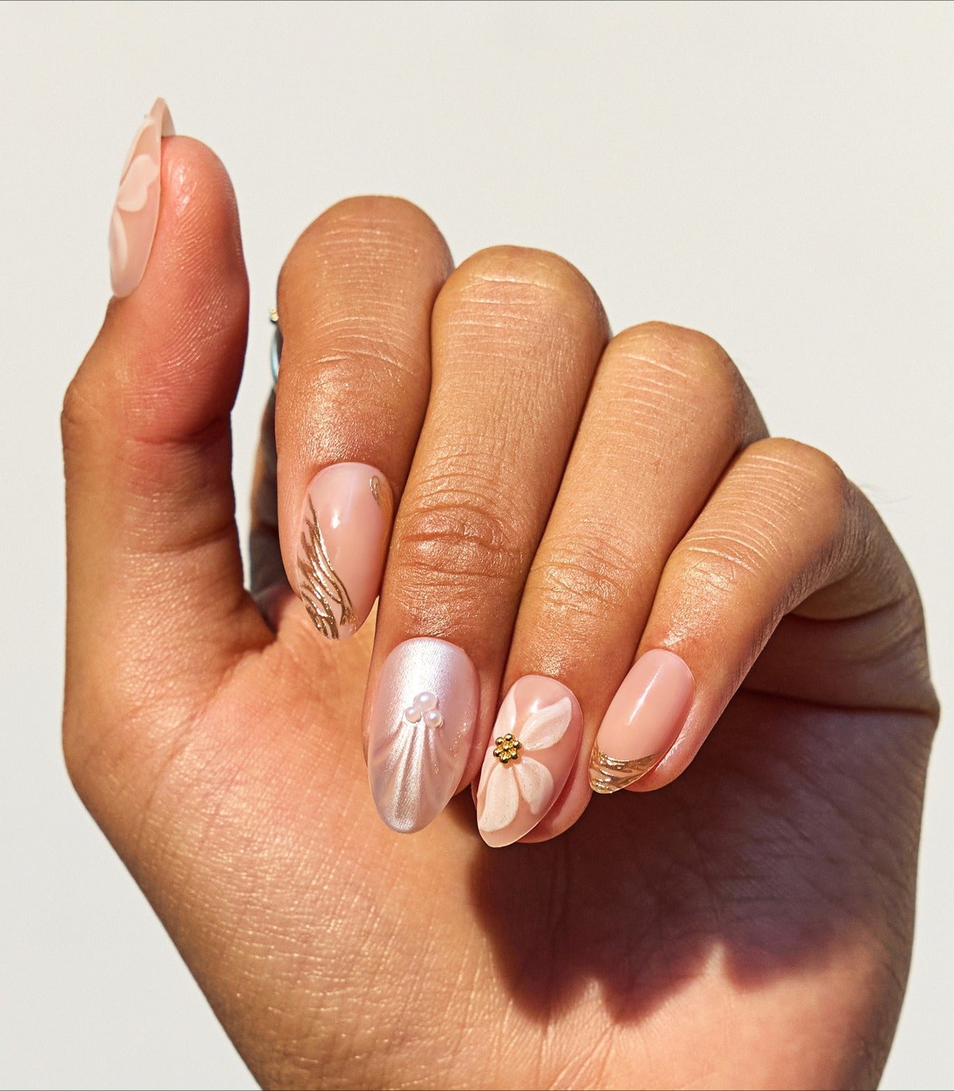 Gold Swirl Pearl Almond Nails — Cute Trendy Nails