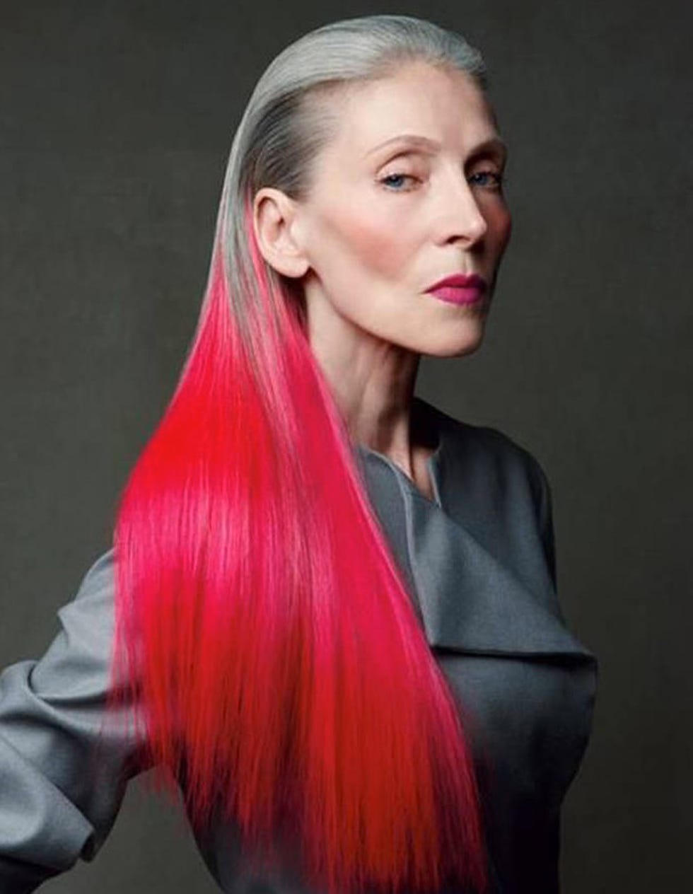 Mid-Back Straight Hair With Pink Ends Mid-Back Straight Hair With Pink Ends — Dye Hair Inspiration