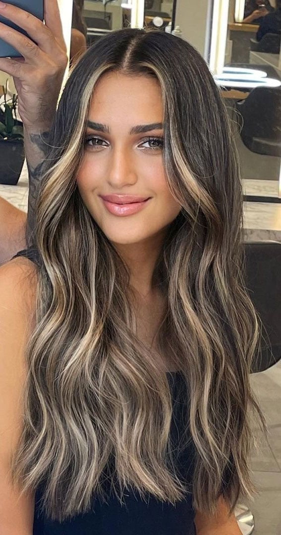 Mid-Back Dark Brown With Face-Framing Highlights Mid-Back Dark Brown With Face-Framing Highlights — Dye Hair Inspiration