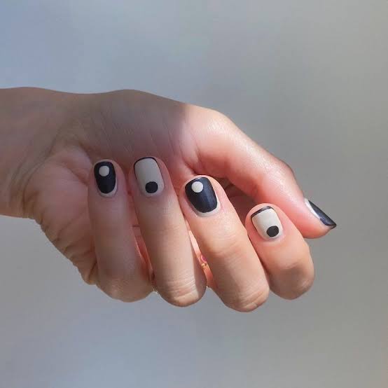Black Cream Geometric Short Square Nails Black Cream Geometric Short Square Nails — Easy Nail Art Ideas