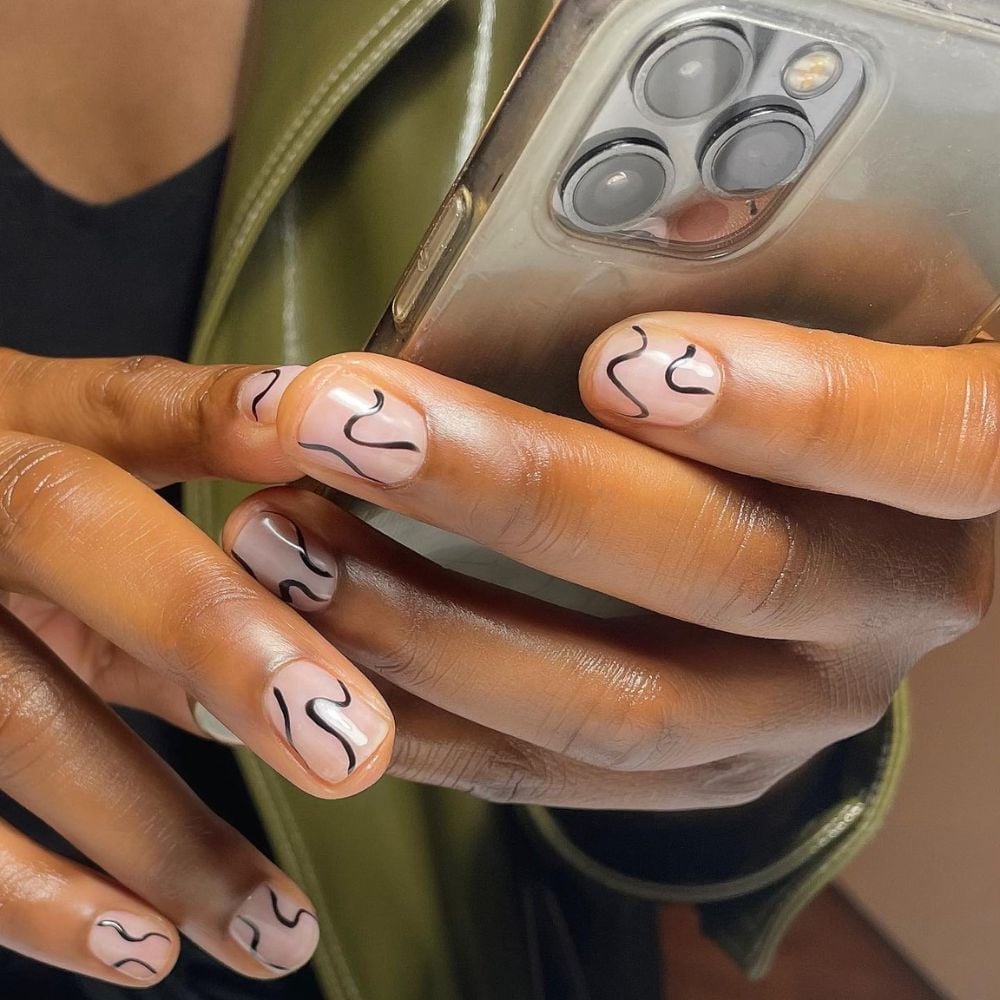 Nude Black Abstract Wavy Line Short Oval Nails Nude Black Abstract Wavy Line Short Oval Nails — Easy Nail Art Ideas