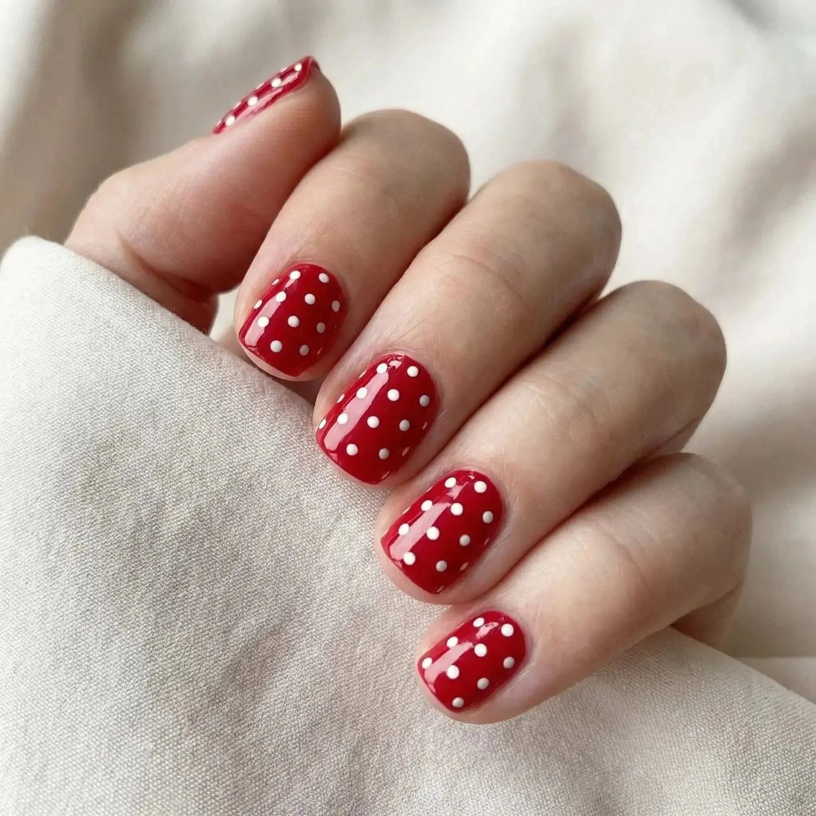 Red White Polka Dot Short Square Nails Red White Polka Dot Short Square Nails — Easy Nail Art Ideas