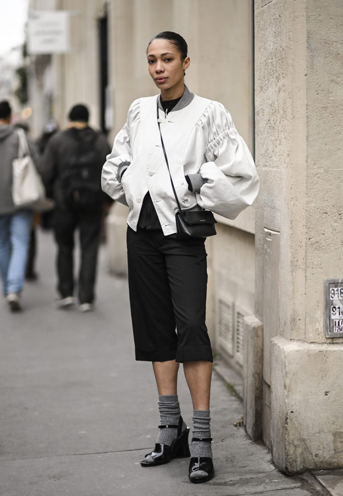 Black Capri Pants With Bomber Jacket — Elegant Black Capri Pants Outfit