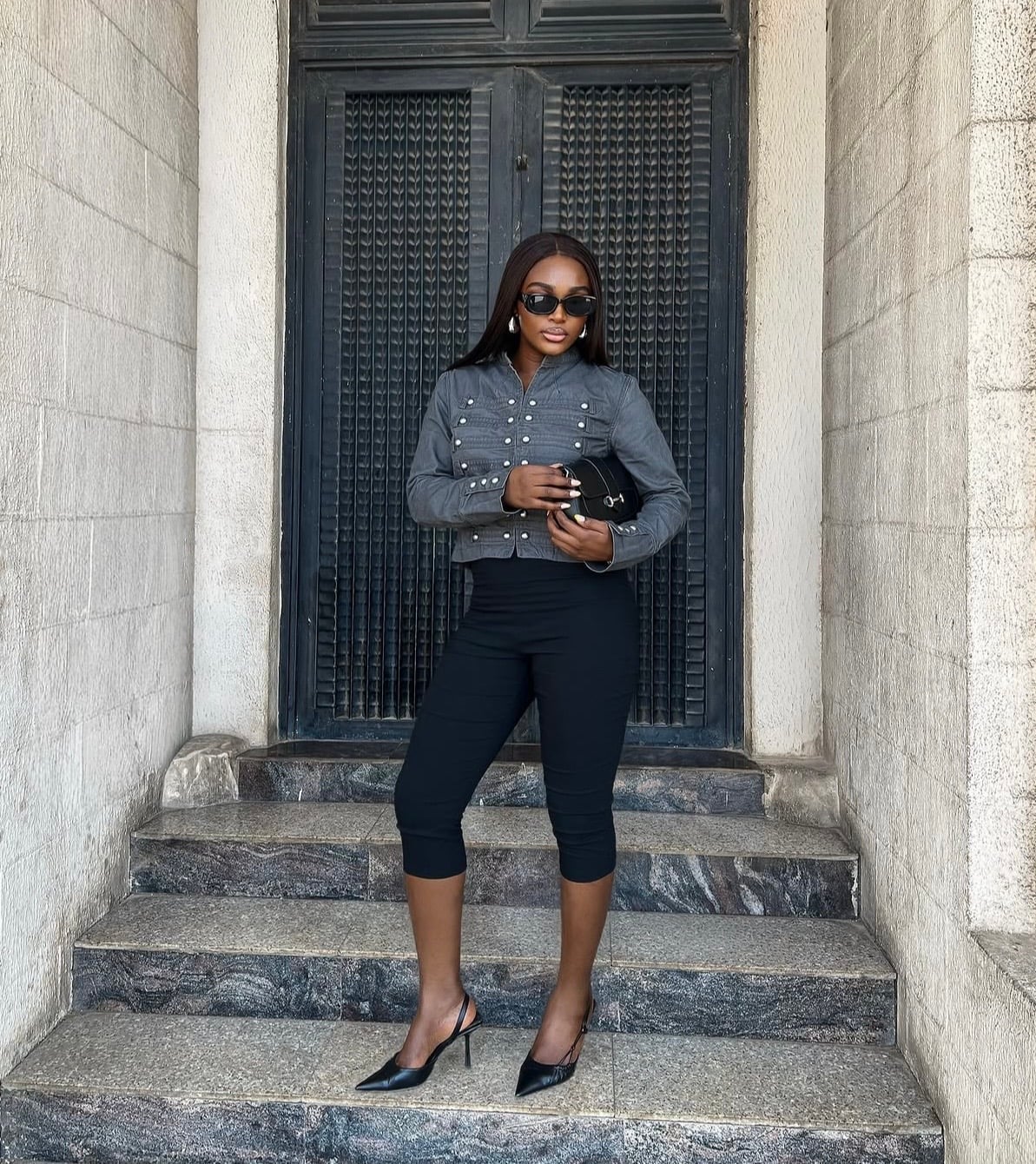 Black Capri Pants With Military Jacket — Elegant Black Capri Pants Outfit