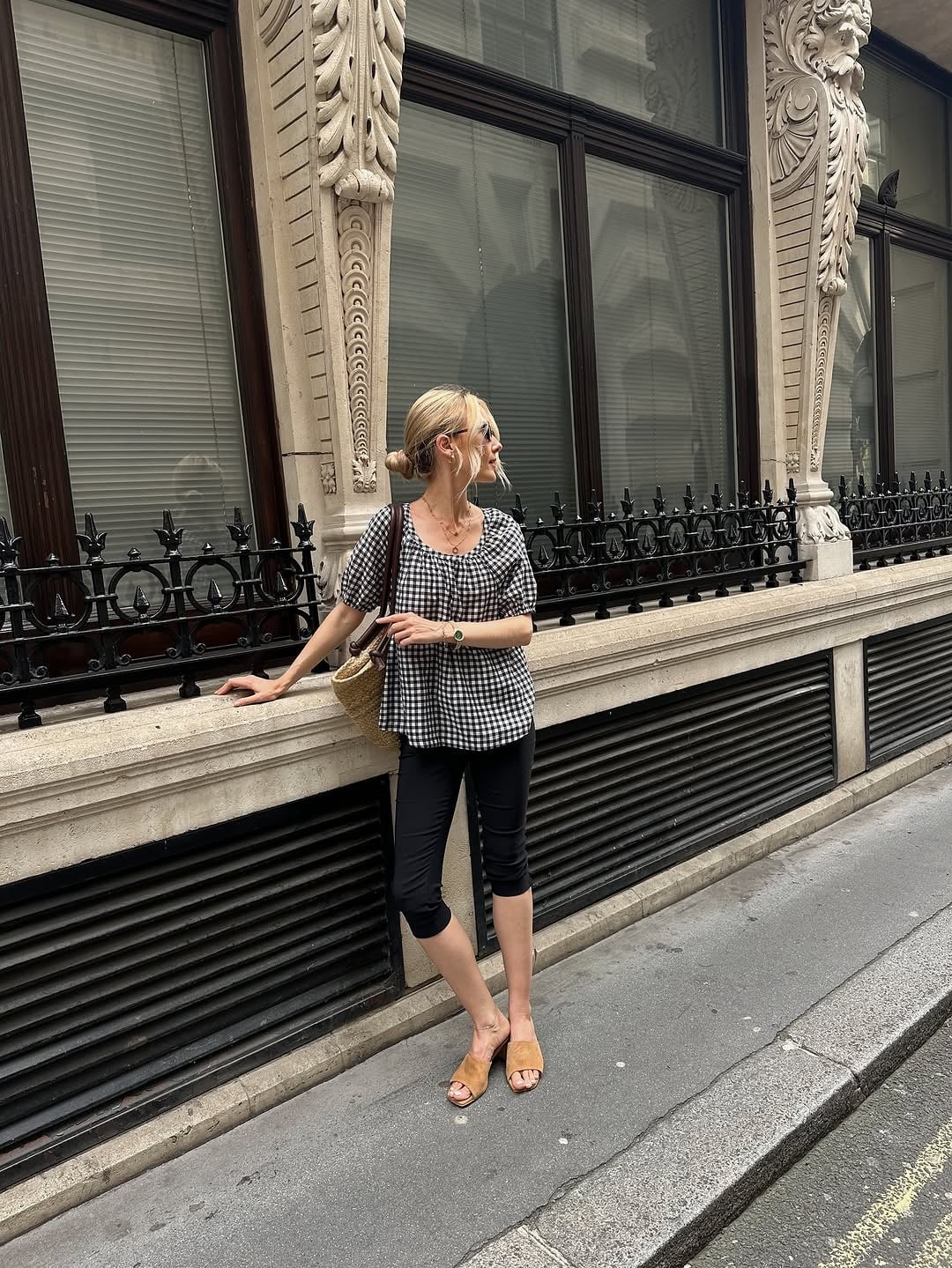 Black Capri Pants With Gingham Check Top — Elegant Black Capri Pants Outfit