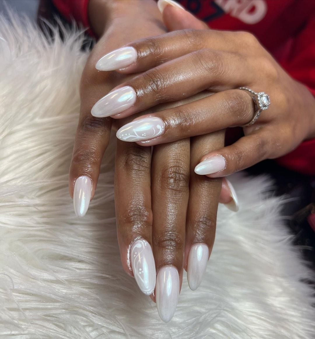 Milky White Almond Nails with Pearlescent Swirls, миндаль — Elegant Bridal Nails