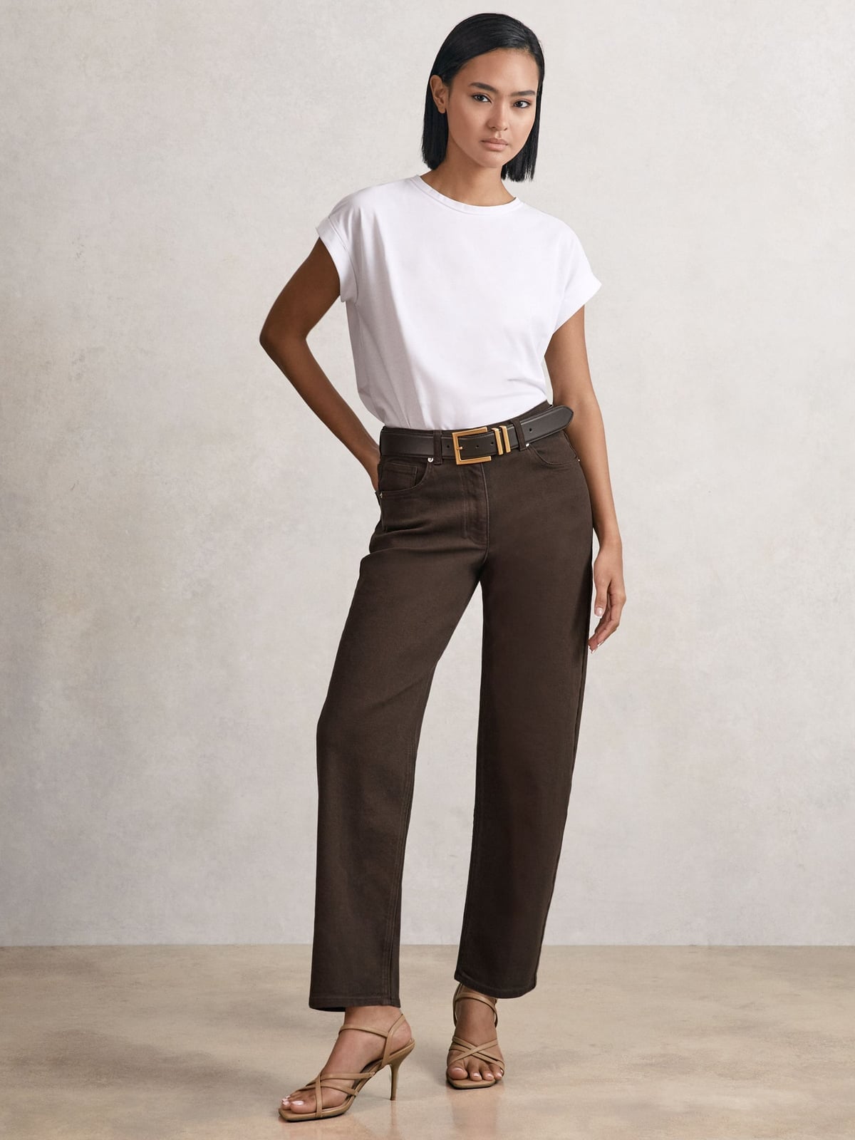 Brown Jeans Are the Rich-Looking Winter 2025 Denim Trend | Who What Wear
