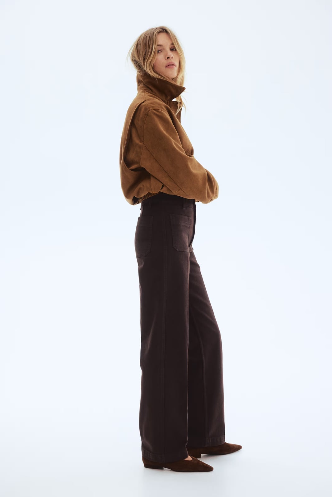 Dark Brown Wide Leg Jeans with Matching Corduroy Jacket, Close-Up Take Dark Brown Wide Leg Jeans with Matching Corduroy Jacket, Close-Up Take — Elegant Brown Jeans Outfits