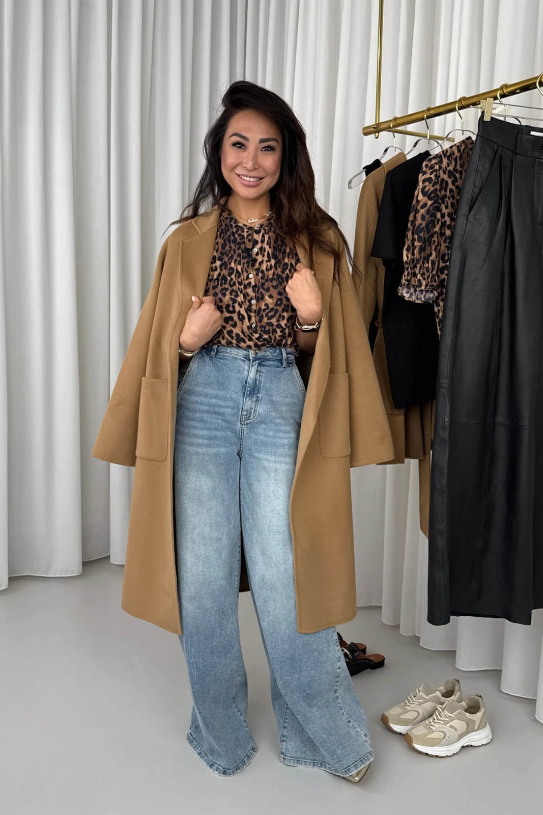 Leopard Print Blouse with Wide-Leg Jeans Leopard Print Blouse with Wide-Leg Jeans — Elegant Leopard Print Outfits