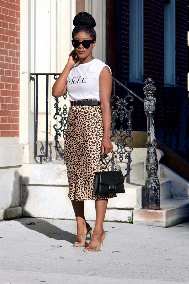 Leopard Print Pencil Skirt with White T-Shirt Leopard Print Pencil Skirt with White T-Shirt — Elegant Leopard Print Outfits