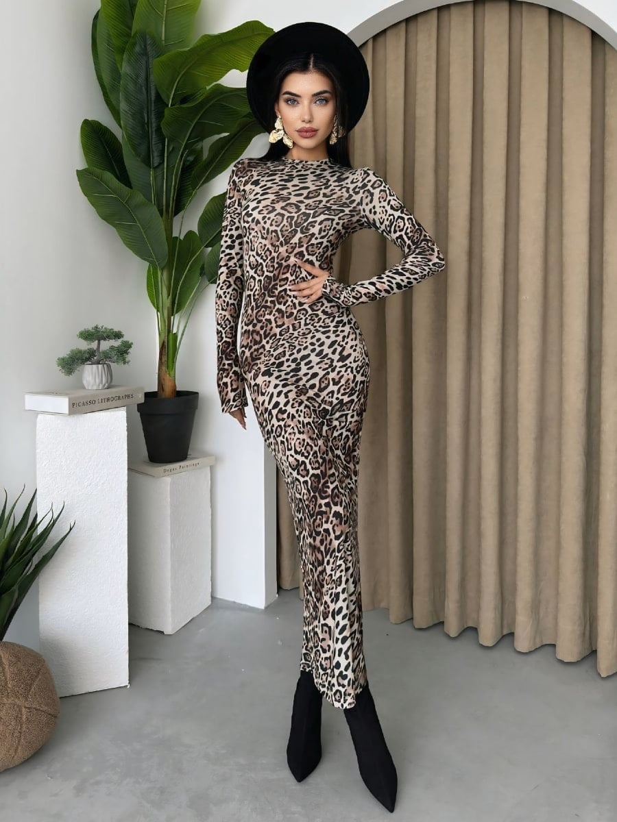 Fitted Leopard Print Maxi Dress with Hat Fitted Leopard Print Maxi Dress with Hat — Elegant Leopard Print Outfits