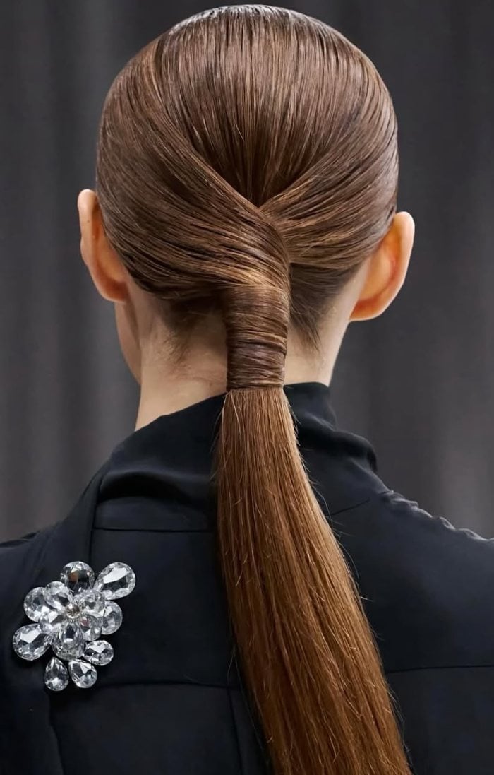 Mid-Back Medium Brown Ponytail With Twisted Base Mid-Back Medium Brown Ponytail With Twisted Base — Elegant Low Ponytail Hairstyles