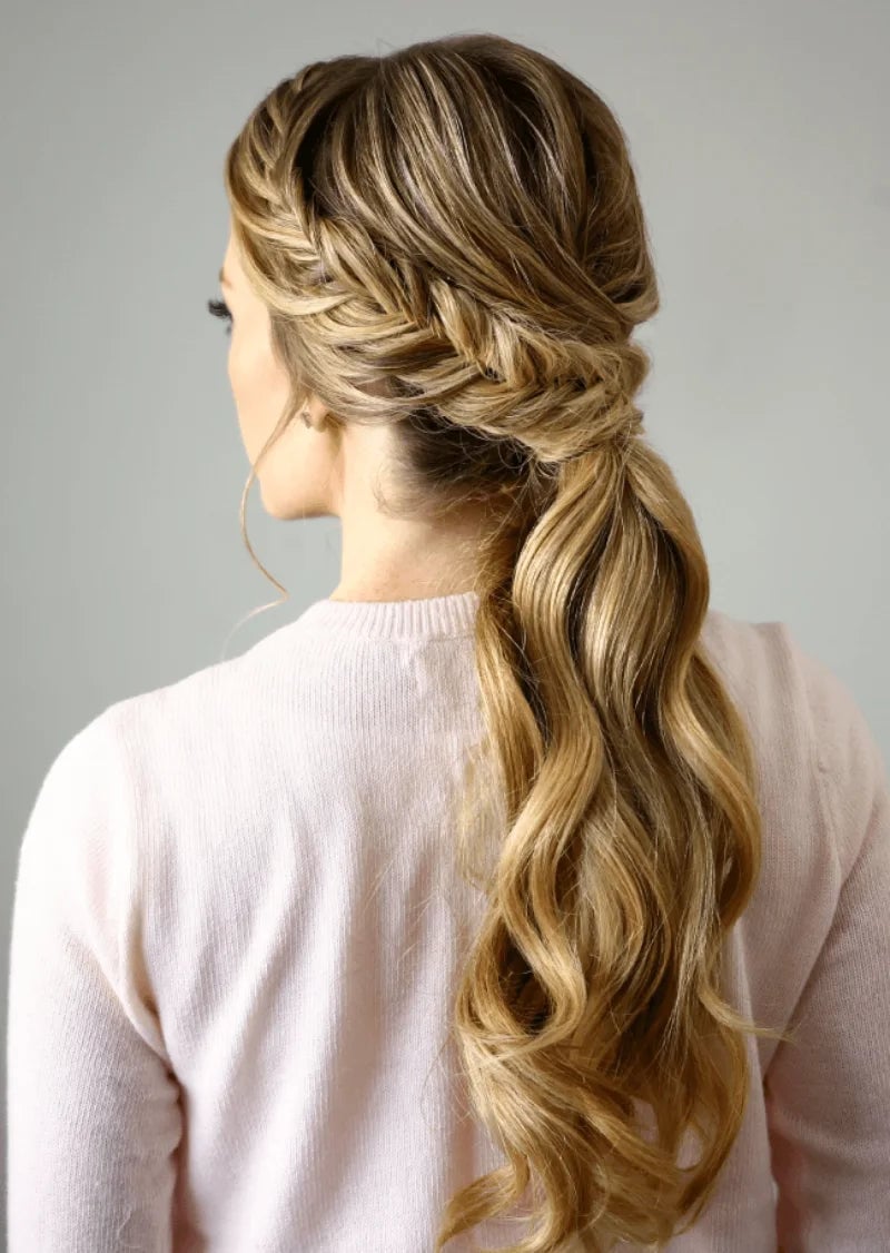 Mid-Back Dark Brown Ponytail With Bubble Effect Mid-Back Dark Brown Ponytail With Bubble Effect — Elegant Low Ponytail Hairstyles