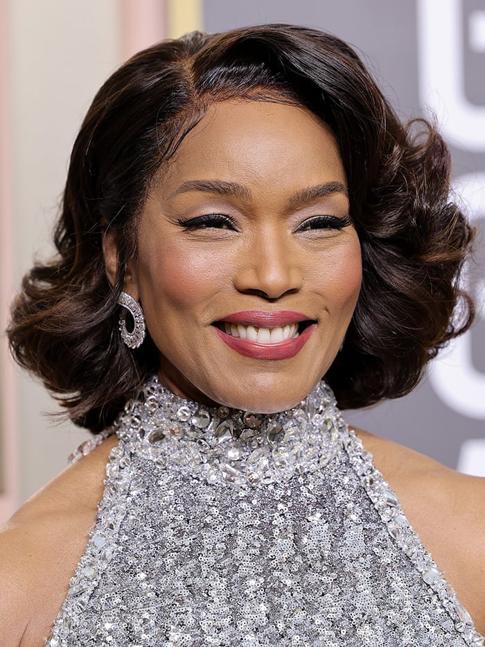 Thick Wavy Dark Brown Bob Blowout Thick Wavy Dark Brown Bob Blowout — Elegant Short Hair Hairstyles