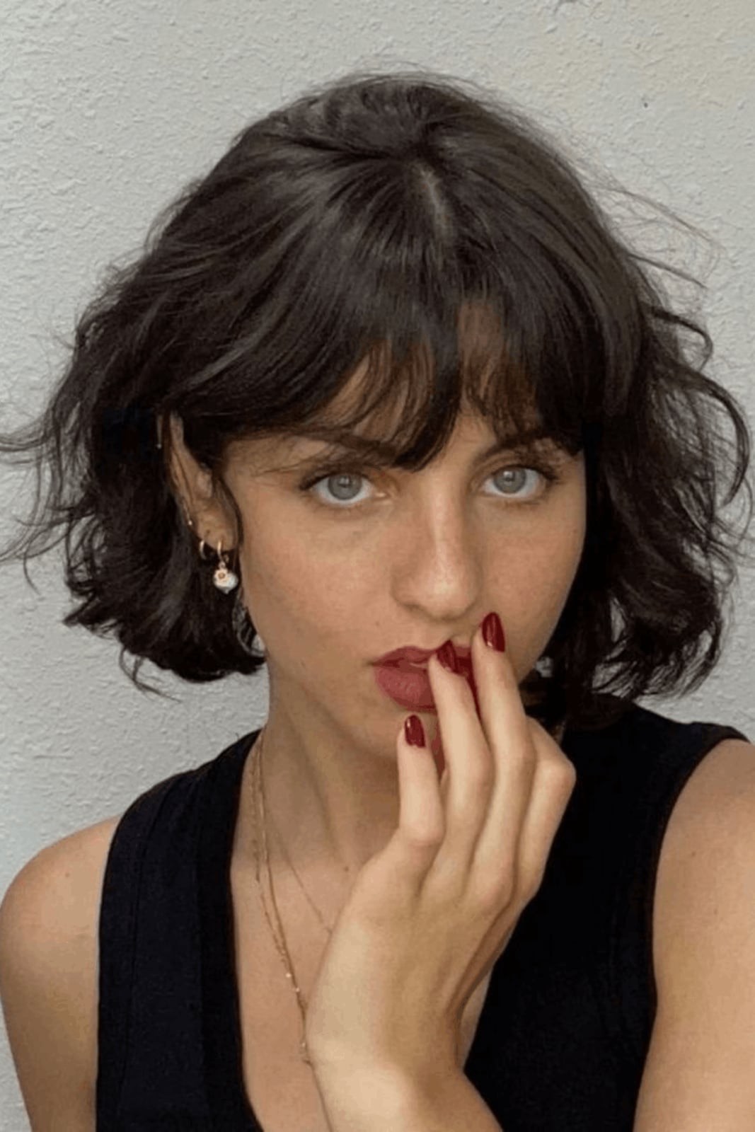 Warm Brown Bob With Curtain Bangs, Chin Warm Brown Bob With Curtain Bangs, Chin — Elegant Short Hair Hairstyles