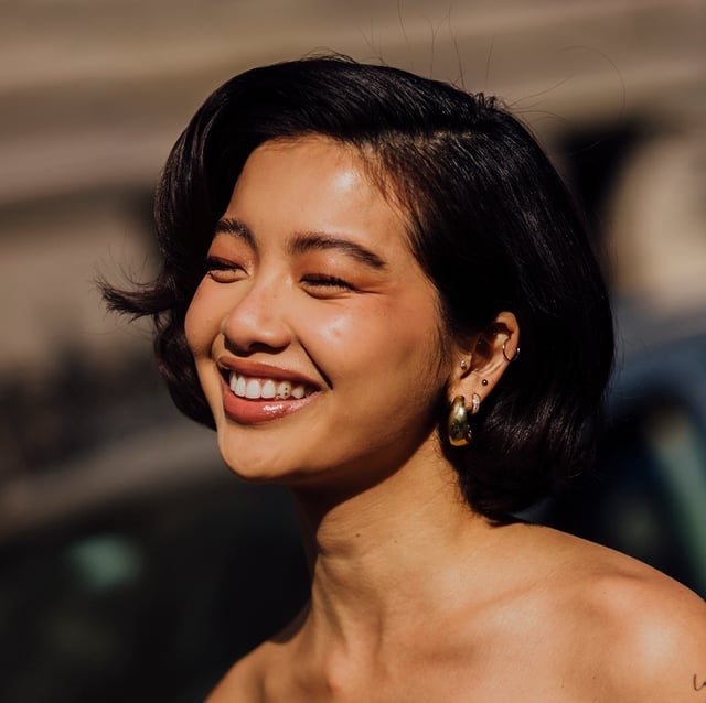 Chin Length Bob With Side Swept Bangs Chin Length Bob With Side Swept Bangs — Elegant Short Hair Hairstyles