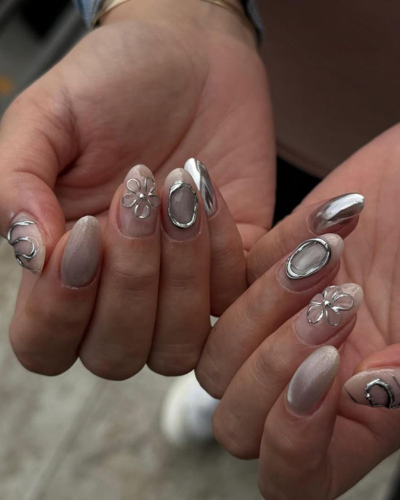 Short Oval Metallic Silver Chrome Accent Nails Short Oval Metallic Silver Chrome Accent Nails — Elegant Silver Nails