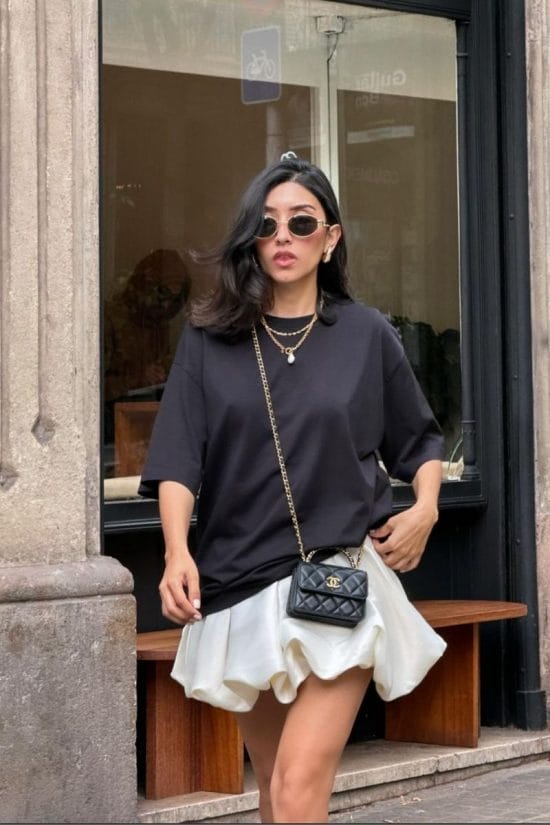 Black Oversized Tee with Voluminous White Mini Skirt Black Oversized Tee with Voluminous White Mini Skirt — Elegant Tshirt Outfit
