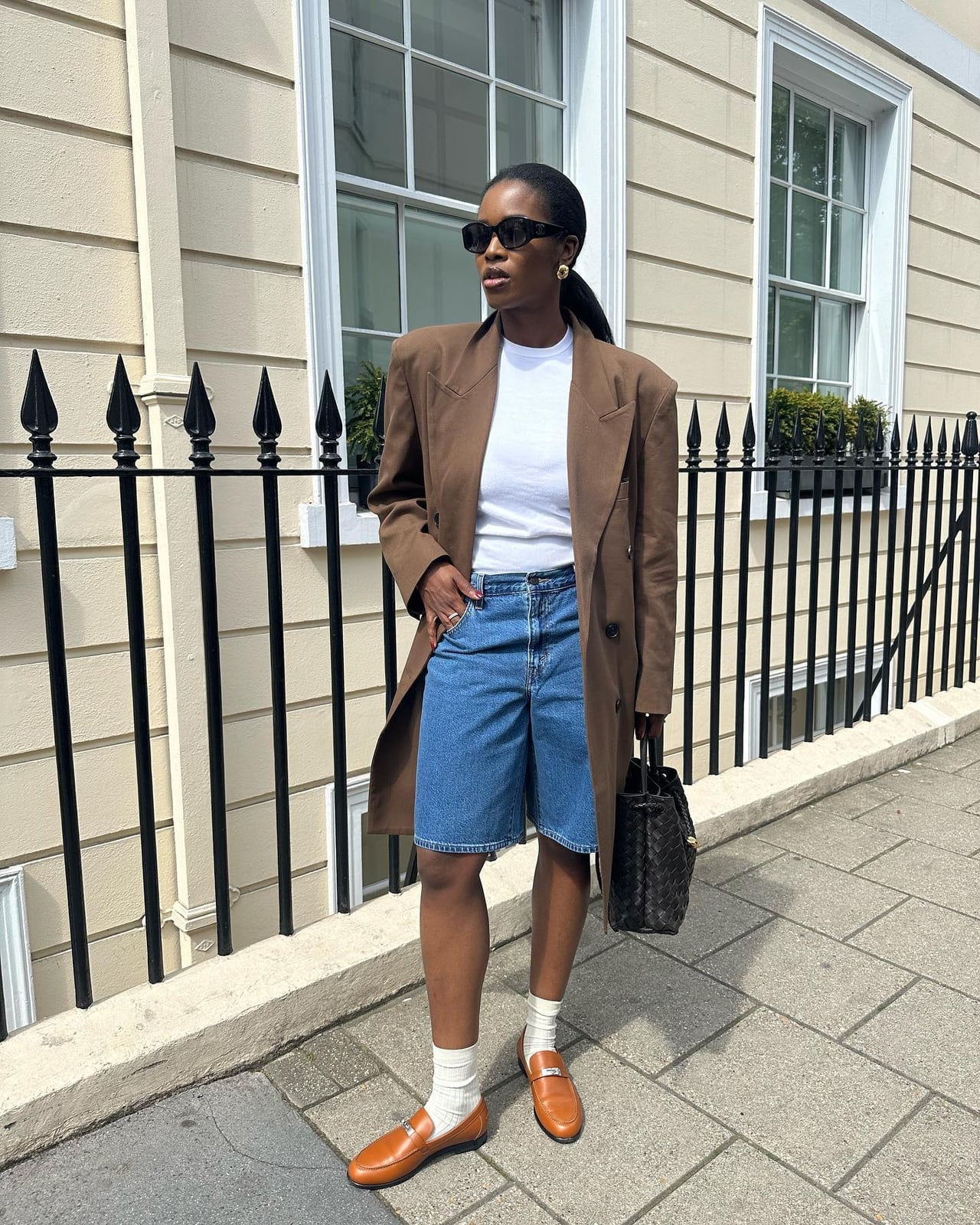 White Tee Under Oversized Brown Blazer White Tee Under Oversized Brown Blazer — Elegant Tshirt Outfit