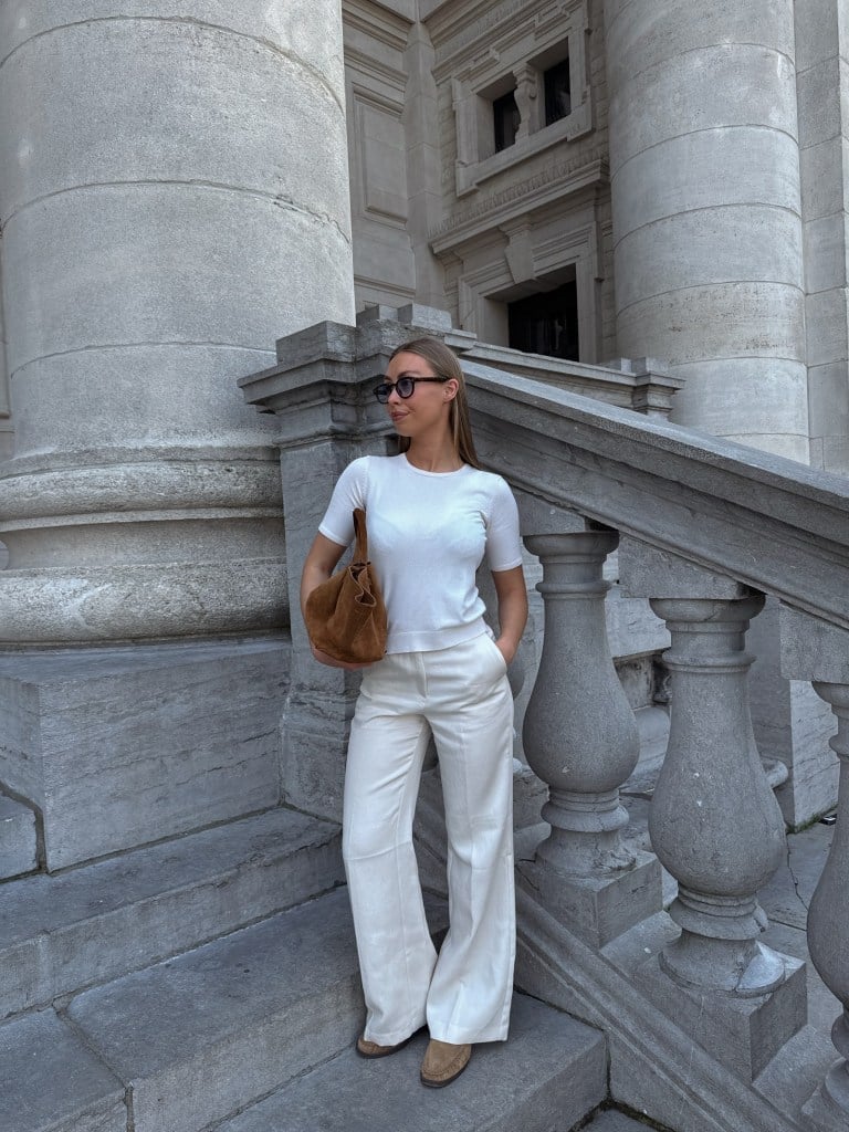 White Tee with Ivory Linen Wide-Leg Pants White Tee with Ivory Linen Wide-Leg Pants — Elegant Tshirt Outfit