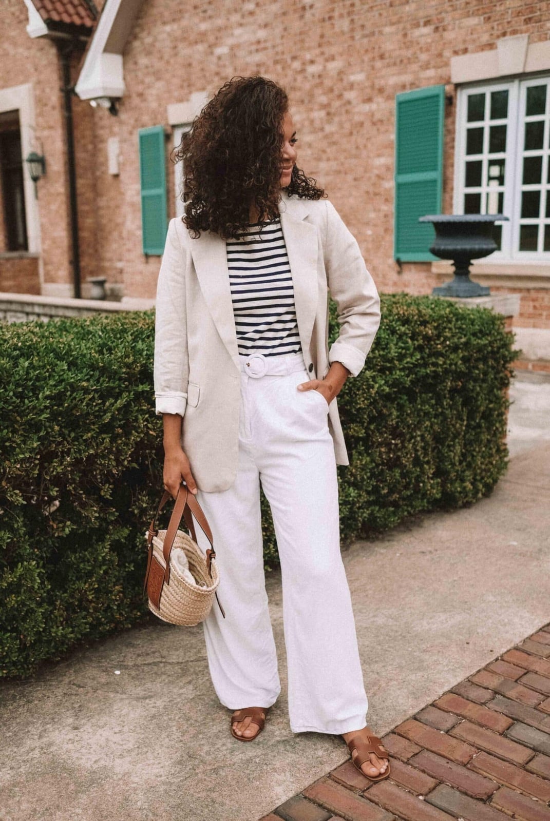 Beige Oversized Blazer With Striped T-shirt Beige Oversized Blazer With Striped T-shirt — Elegant White Jacket Outfit