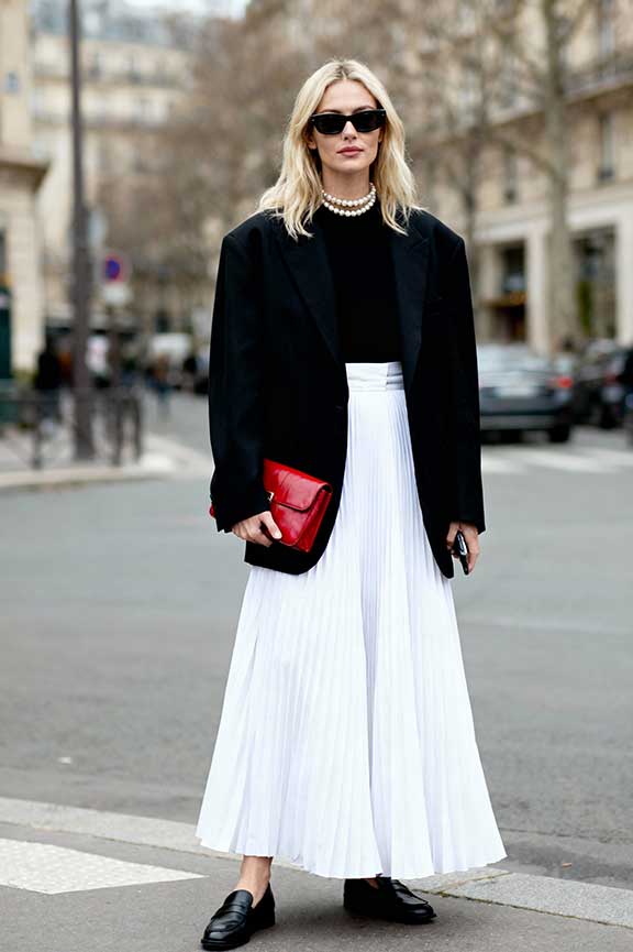 25 Winter Skirt Outfits for Effortless Cold-Weather Style