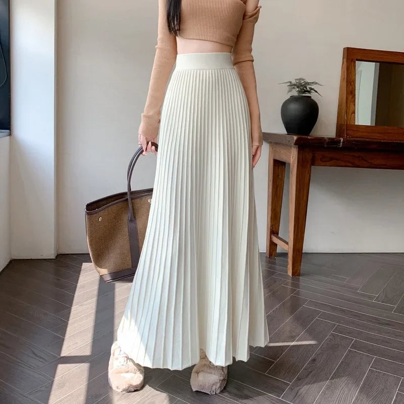 White Pleated Maxi Skirt With Off-Shoulder Top and High Waist White Pleated Maxi Skirt With Off-Shoulder Top and High Waist — Elegant White Maxi Skirt Outfit